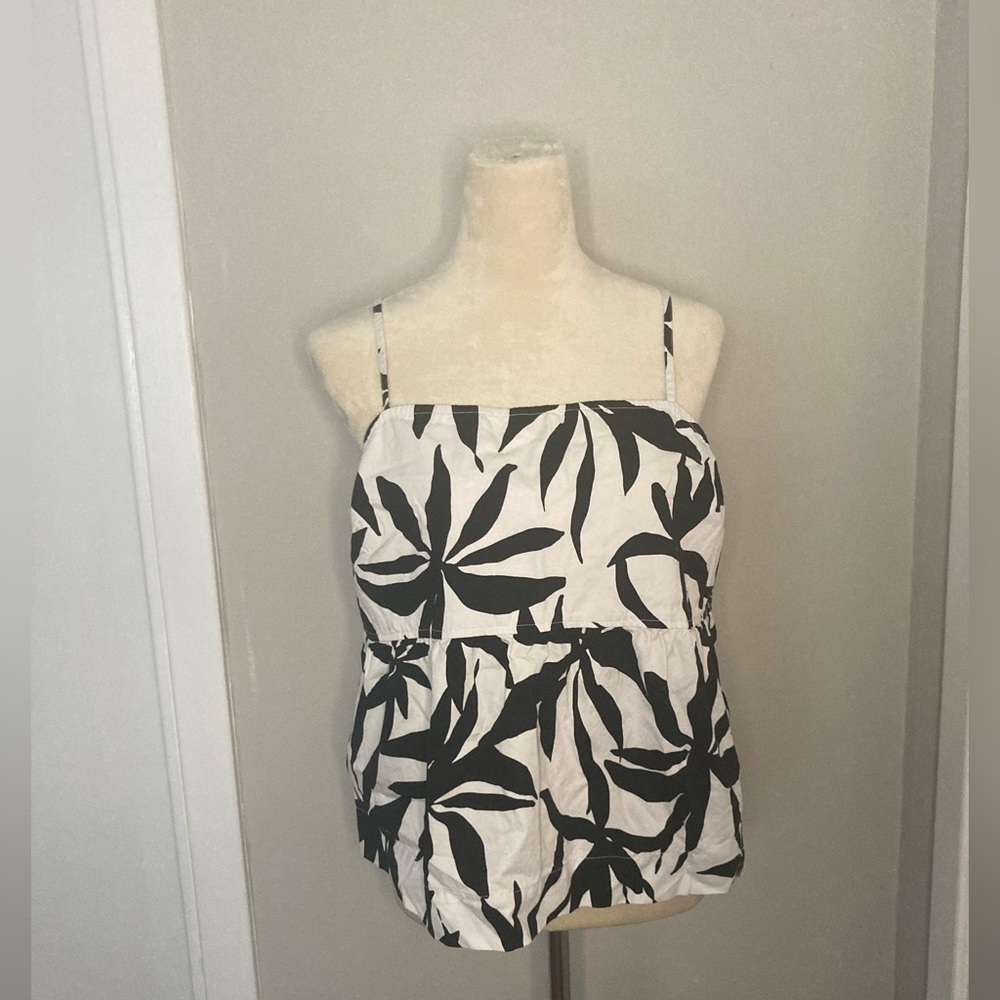 Free Assembly black and white tank
